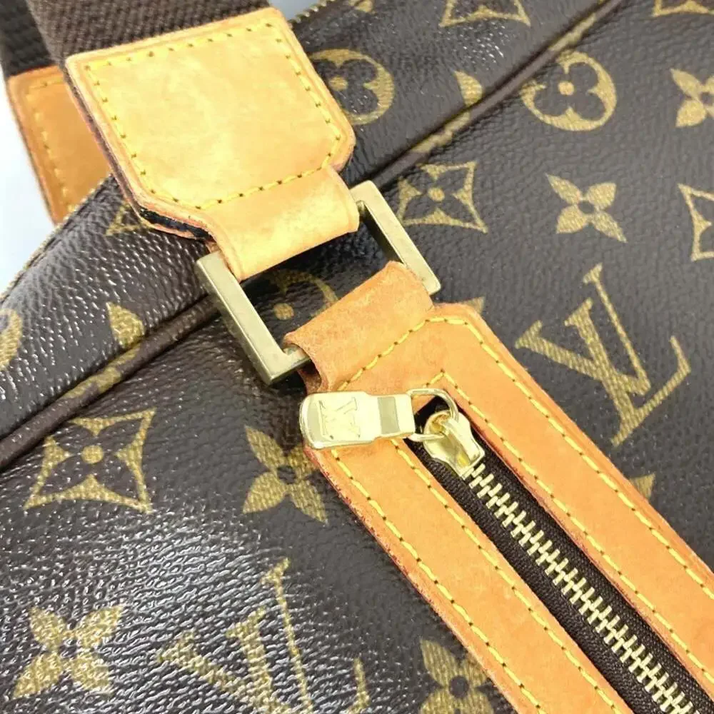 LOUIS VUITTON Authentic Brown Monogram Canvas Tote Bag